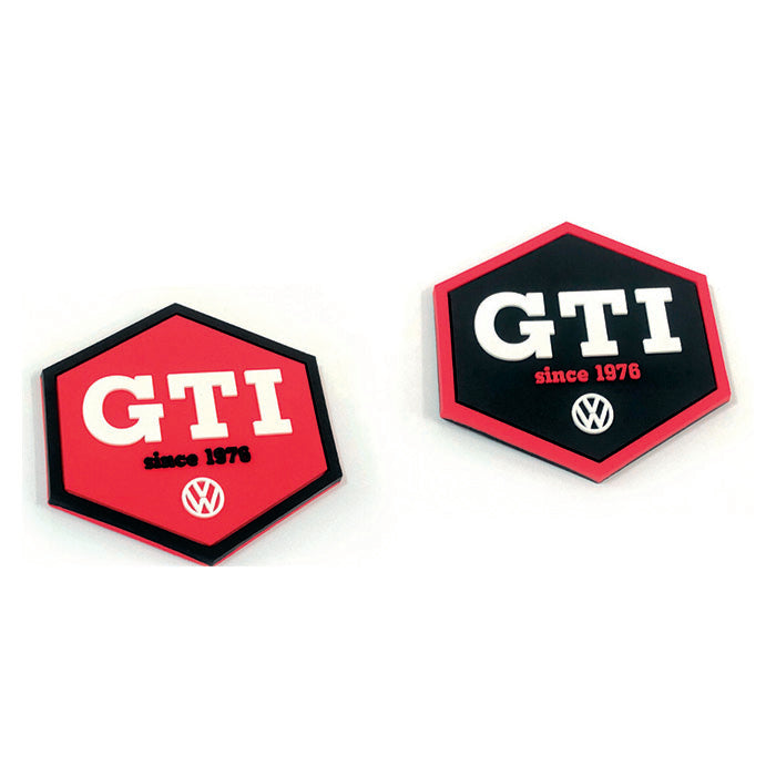 VW Collection,  GTI Sort/Rød Gummimagneter, Sæt af 2